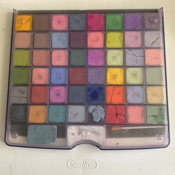 Chalks - Picture 2 of 4